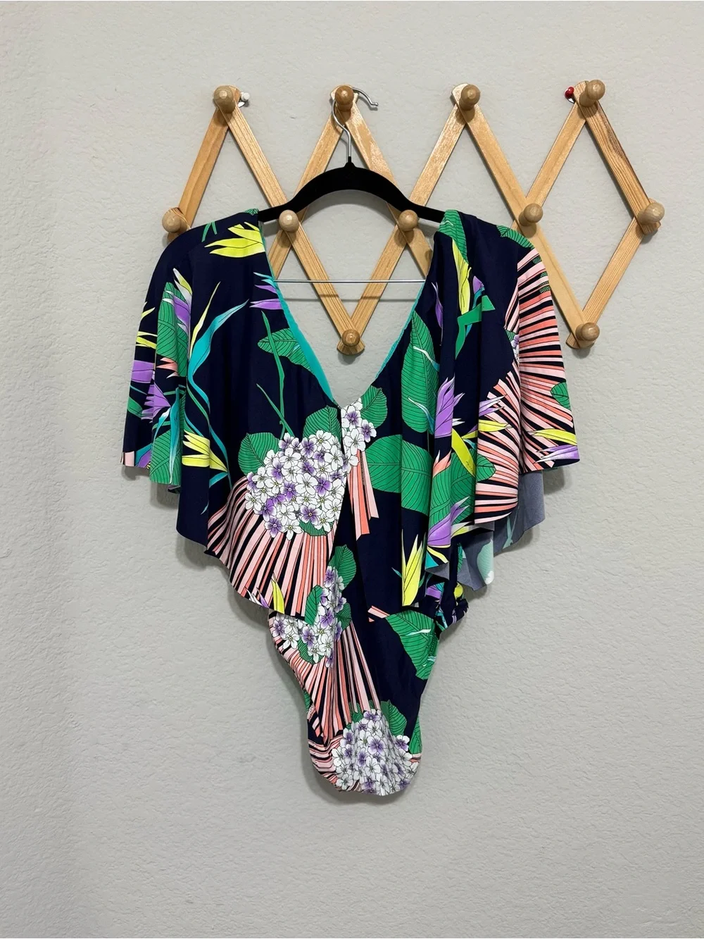 Trina Turk Midnight Paradise Flutter Sleeve One Piece Swimsuit Size 4